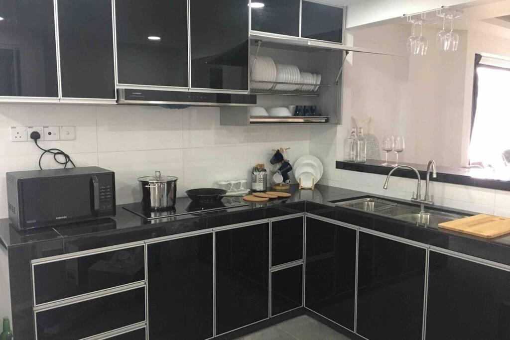 22Pax :Taman Pelangi Party House Nearby Midvelly Villa Johor Bahru Eksteriør billede