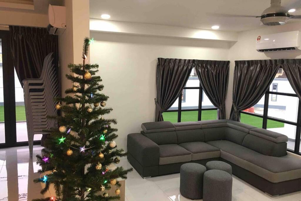 22Pax :Taman Pelangi Party House Nearby Midvelly Villa Johor Bahru Eksteriør billede